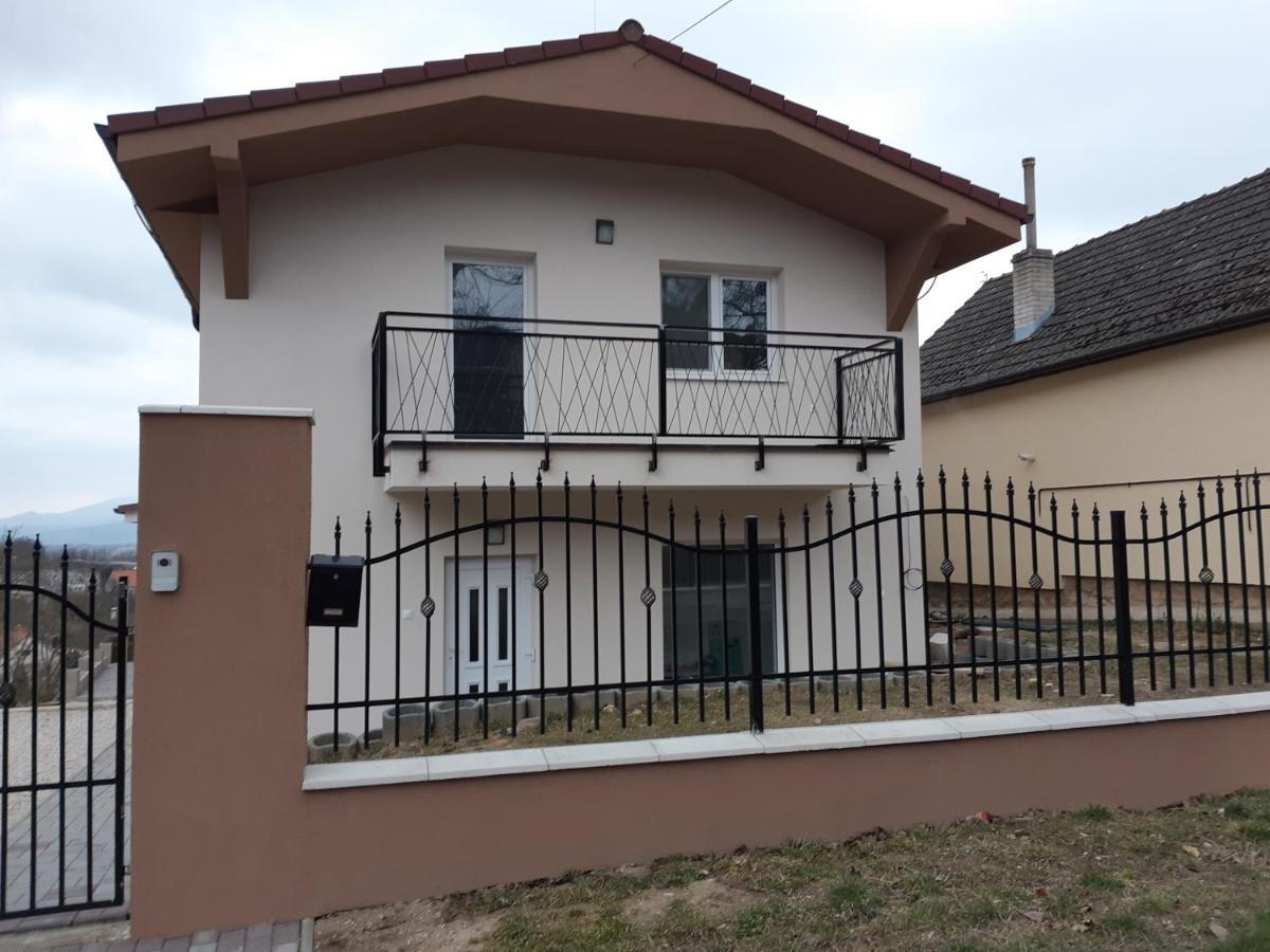Vilka Cachtice Apartment Bagian luar foto