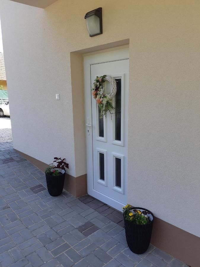 Vilka Cachtice Apartment Bagian luar foto