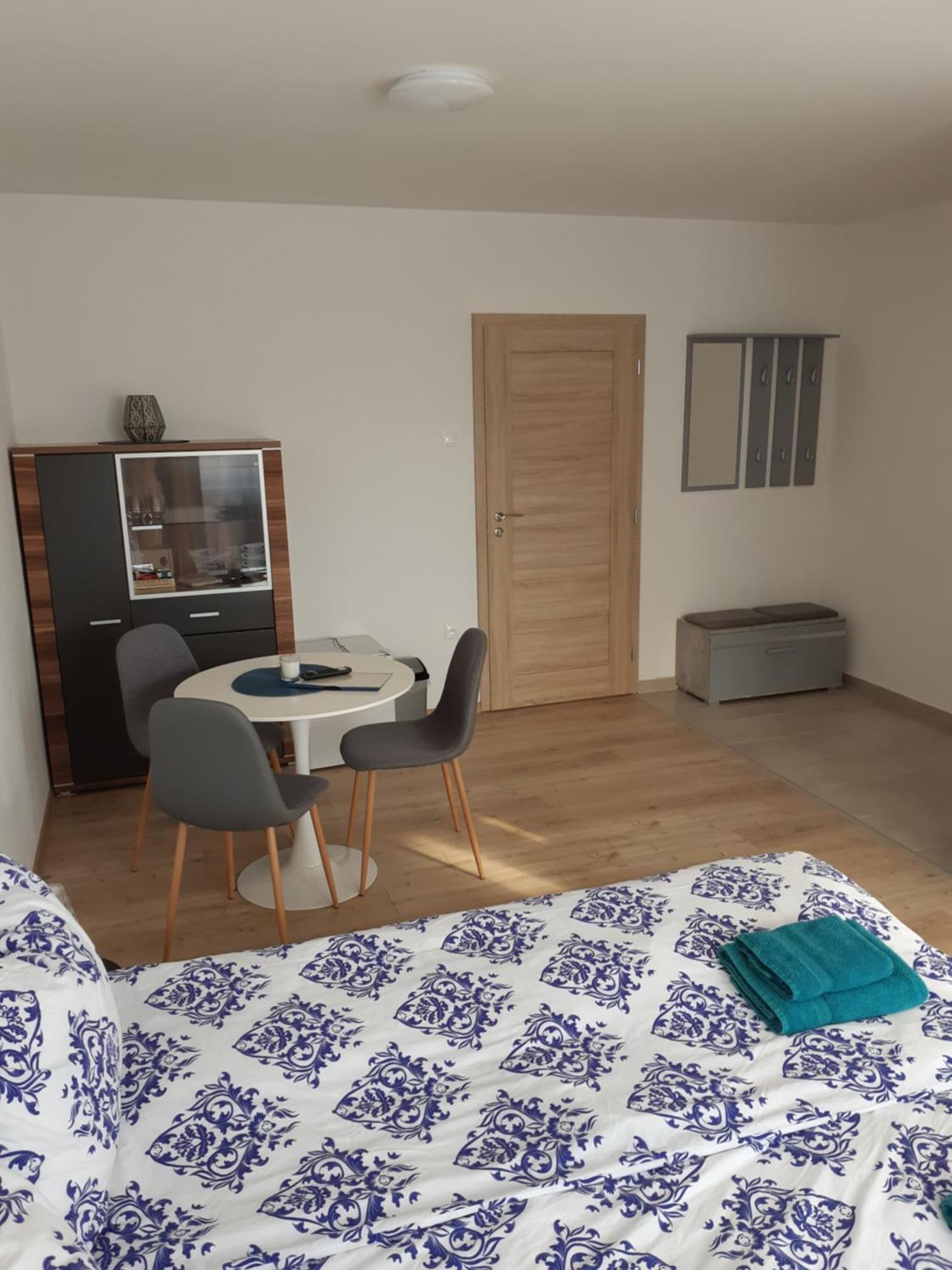 Vilka Cachtice Apartment Bagian luar foto